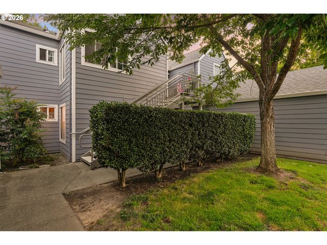 17602 Nw SPRINGVILLE Rd C-7, Portland, OR 97229
