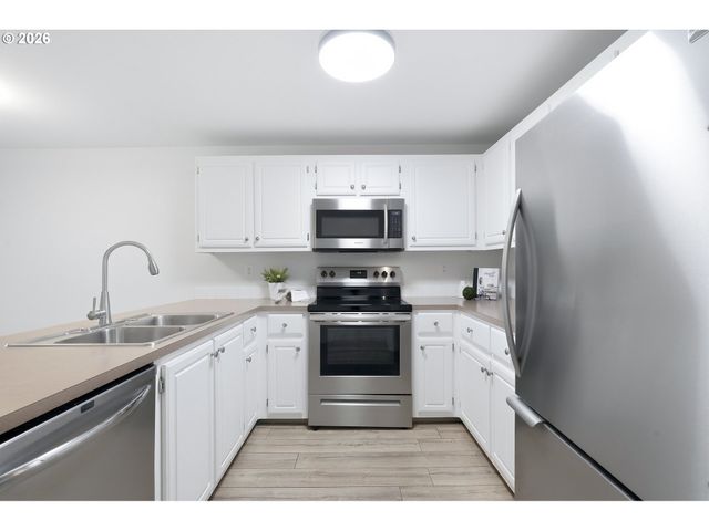 17602 Nw SPRINGVILLE Rd C-7, Portland, OR 97229