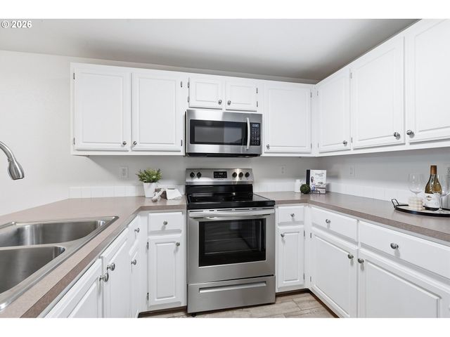 17602 Nw SPRINGVILLE Rd C-7, Portland, OR 97229