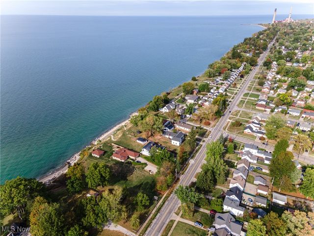 32321 Lake Shore Boulevard, Willowick, OH 44095