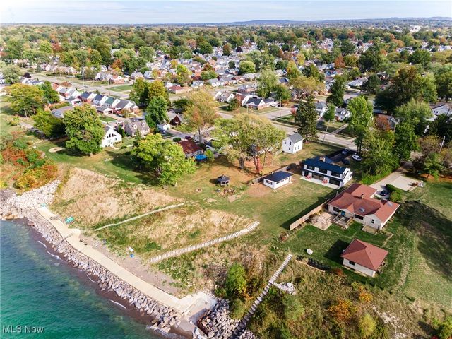 32321 Lake Shore Boulevard, Willowick, OH 44095