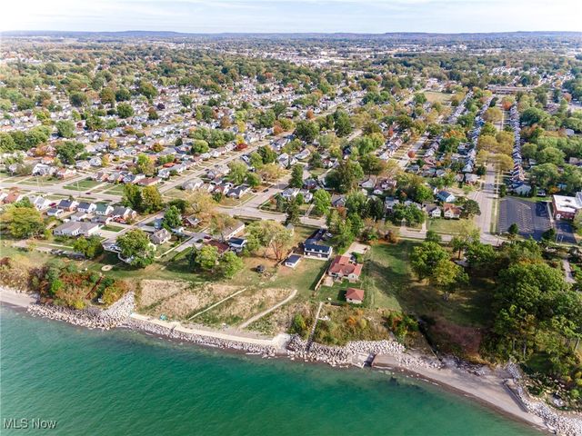 32321 Lake Shore Boulevard, Willowick, OH 44095
