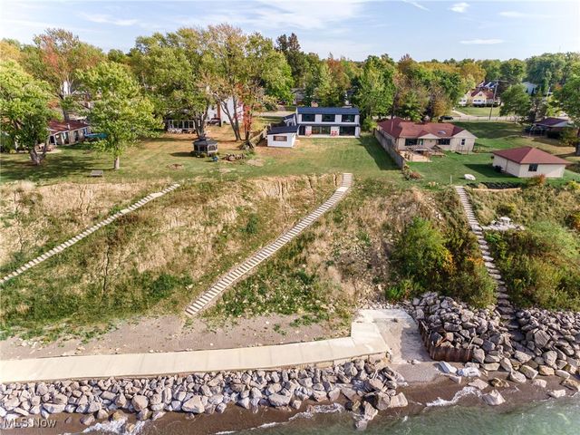 32321 Lake Shore Boulevard, Willowick, OH 44095