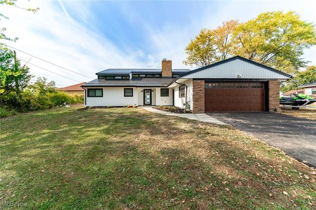 32321 Lake Shore Boulevard, Willowick, OH 44095