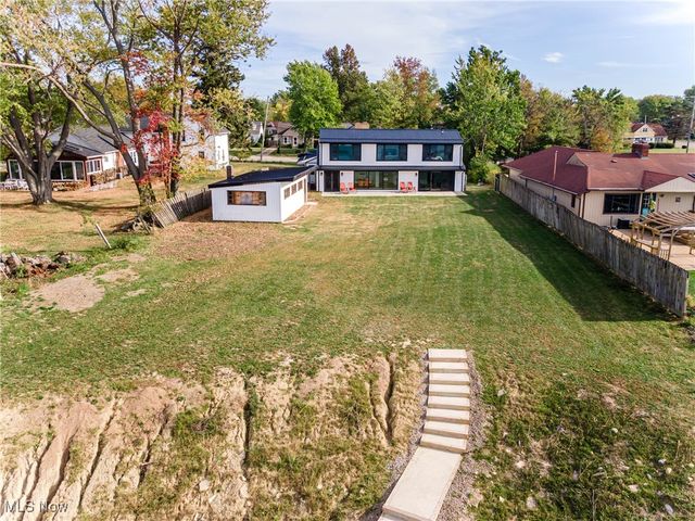 32321 Lake Shore Boulevard, Willowick, OH 44095