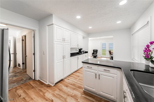 32321 Lake Shore Boulevard, Willowick, OH 44095