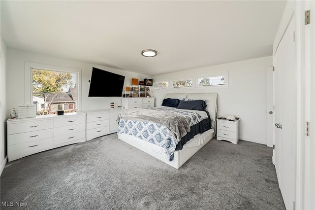 32321 Lake Shore Boulevard, Willowick, OH 44095