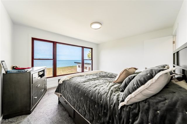 32321 Lake Shore Boulevard, Willowick, OH 44095