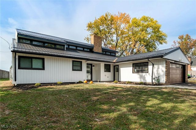32321 Lake Shore Boulevard, Willowick, OH 44095