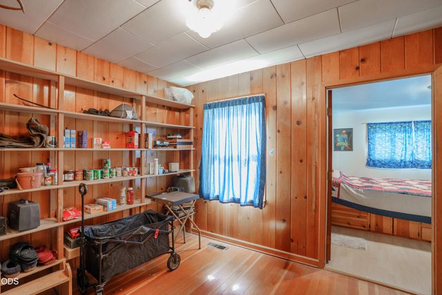 416 W Stewart Avenue, Medford, OR 97501