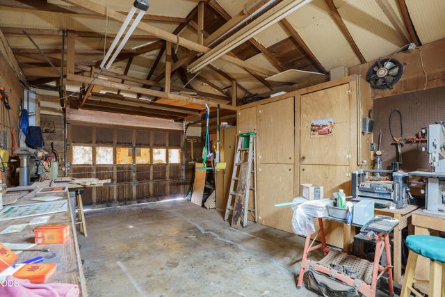 416 W Stewart Avenue, Medford, OR 97501