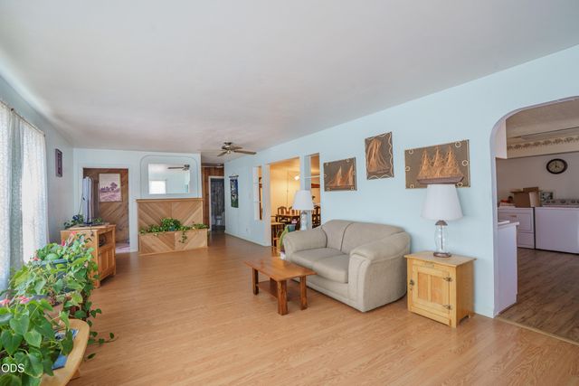 416 W Stewart Avenue, Medford, OR 97501