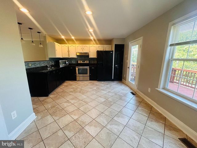 400 MUNSONS HILL CT, Stafford, VA 22554