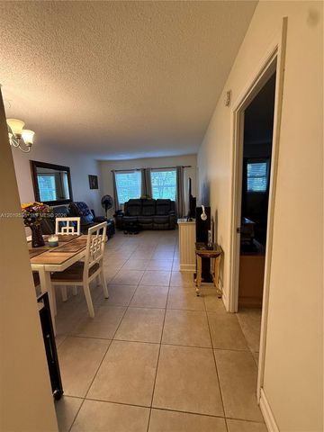 5131 W Oakland Park Blvd 106, Lauderdale Lakes, FL 33313