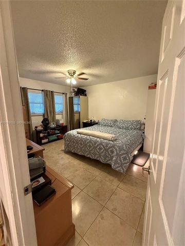 5131 W Oakland Park Blvd 106, Lauderdale Lakes, FL 33313