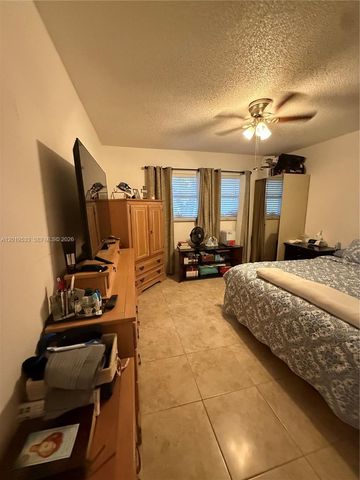 5131 W Oakland Park Blvd 106, Lauderdale Lakes, FL 33313