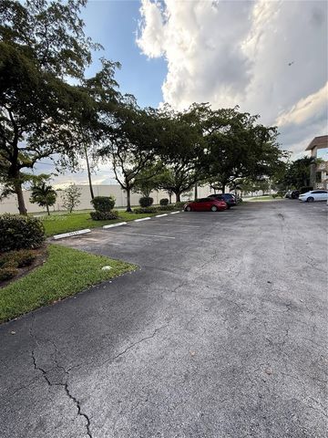 5131 W Oakland Park Blvd 106, Lauderdale Lakes, FL 33313
