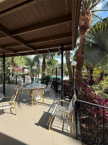 5131 W Oakland Park Blvd 106, Lauderdale Lakes, FL 33313