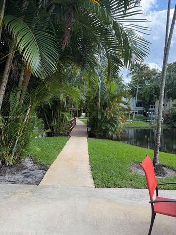 5131 W Oakland Park Blvd 106, Lauderdale Lakes, FL 33313