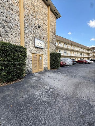 5131 W Oakland Park Blvd 106, Lauderdale Lakes, FL 33313