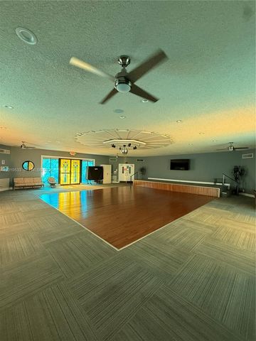 5131 W Oakland Park Blvd 106, Lauderdale Lakes, FL 33313