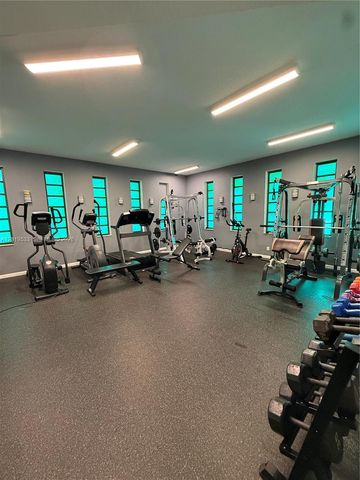 5131 W Oakland Park Blvd 106, Lauderdale Lakes, FL 33313