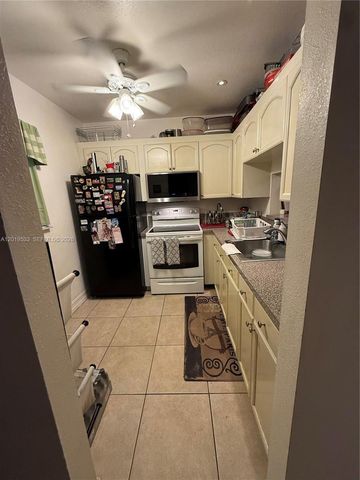 5131 W Oakland Park Blvd 106, Lauderdale Lakes, FL 33313