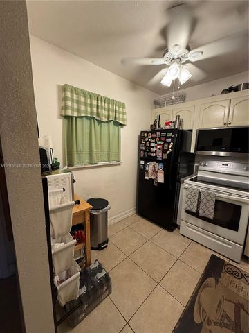 5131 W Oakland Park Blvd 106, Lauderdale Lakes, FL 33313