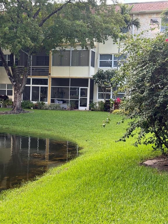 5131 W Oakland Park Blvd 106, Lauderdale Lakes, FL 33313