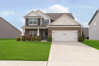 6156 N Cedarwood Drive, Mccordsville, IN 46055