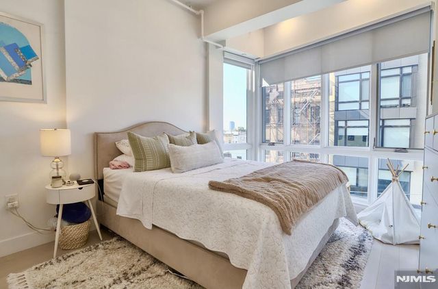 332 Newark Avenue 4A, Jersey City, NJ 07302