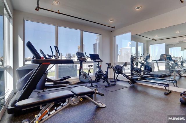 332 Newark Avenue 4A, Jersey City, NJ 07302