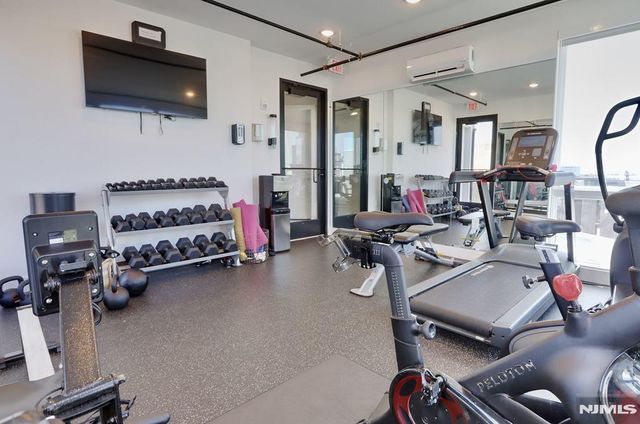 332 Newark Avenue 4A, Jersey City, NJ 07302