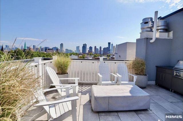 332 Newark Avenue 4A, Jersey City, NJ 07302