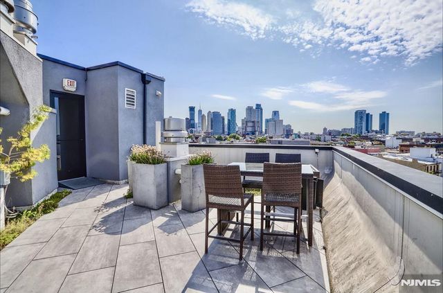 332 Newark Avenue 4A, Jersey City, NJ 07302