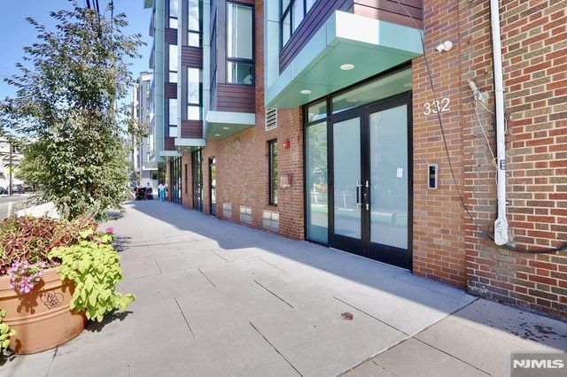 332 Newark Avenue 4A, Jersey City, NJ 07302