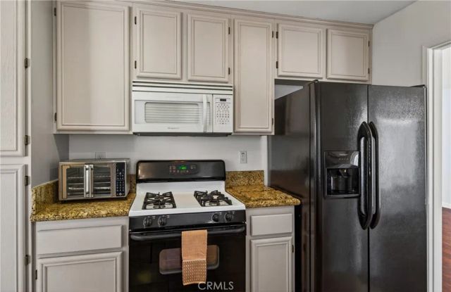 5217 Quapaw, Jurupa Valley, CA 92509