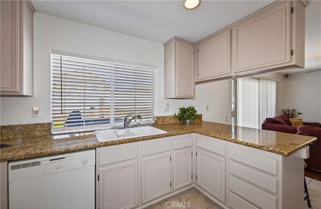 5217 Quapaw, Jurupa Valley, CA 92509