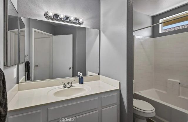 5217 Quapaw, Jurupa Valley, CA 92509