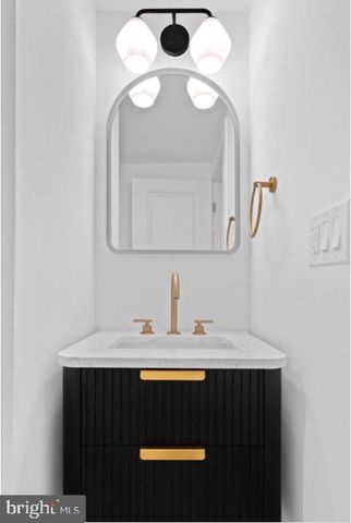 2215 N MUTTER ST, Philadelphia, PA 19133