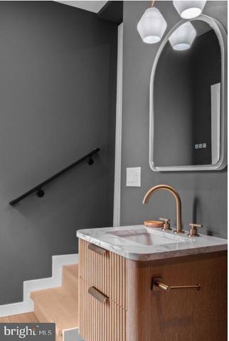 2215 N MUTTER ST, Philadelphia, PA 19133