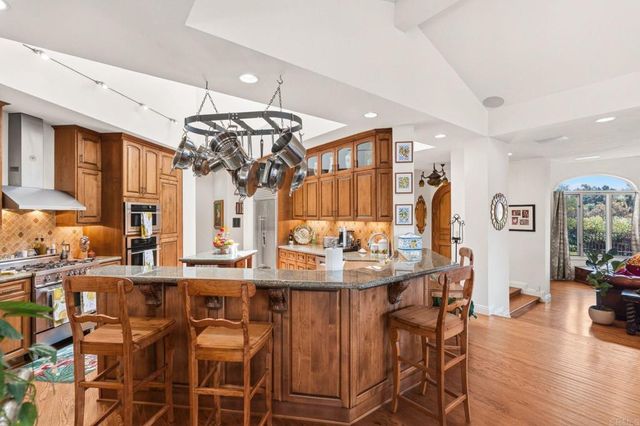 7101 Circa De Media, Escondido, CA 92029