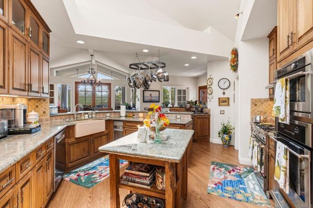 7101 Circa De Media, Escondido, CA 92029