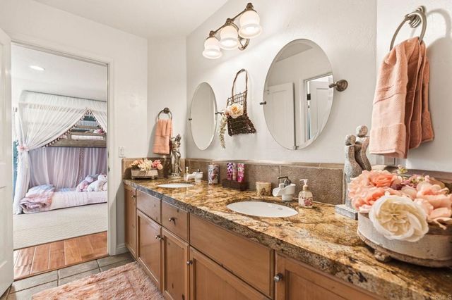 7101 Circa De Media, Escondido, CA 92029
