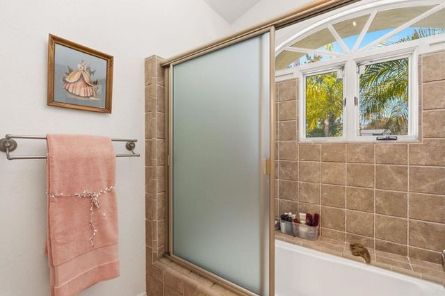 7101 Circa De Media, Escondido, CA 92029