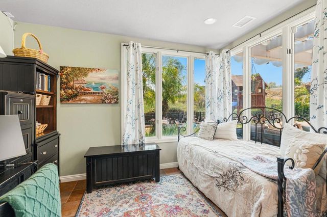 7101 Circa De Media, Escondido, CA 92029