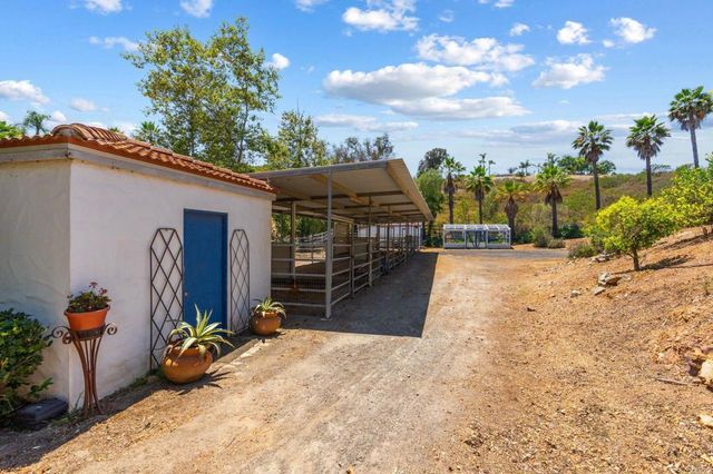 7101 Circa De Media, Escondido, CA 92029