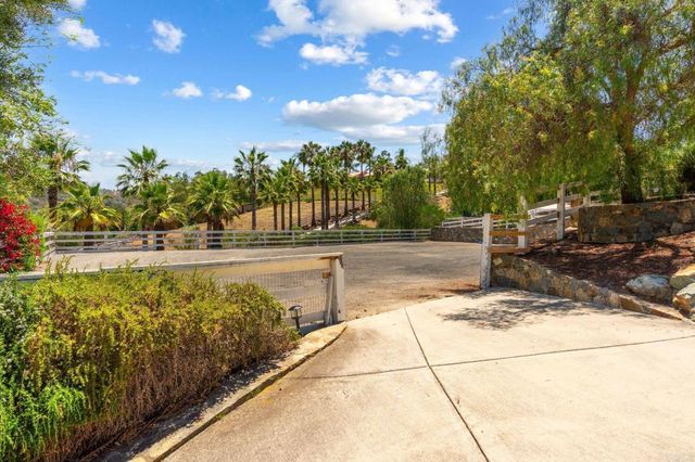 7101 Circa De Media, Escondido, CA 92029