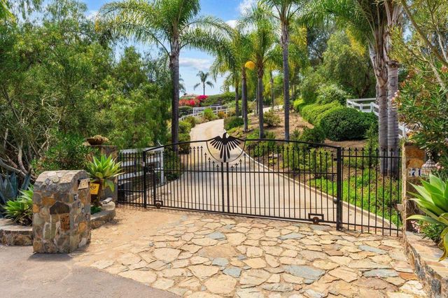 7101 Circa De Media, Escondido, CA 92029