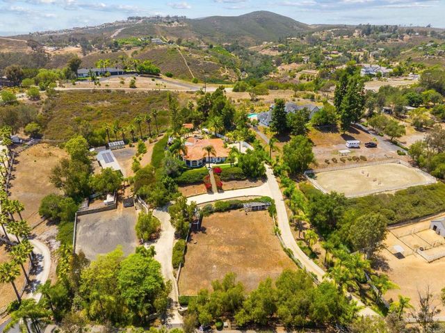7101 Circa De Media, Escondido, CA 92029